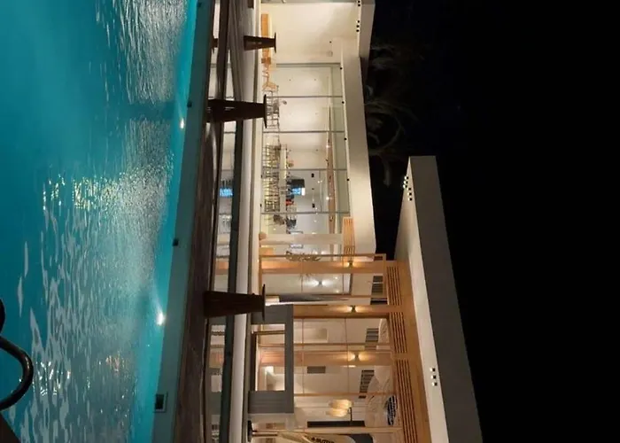 The Groove Modern With View *